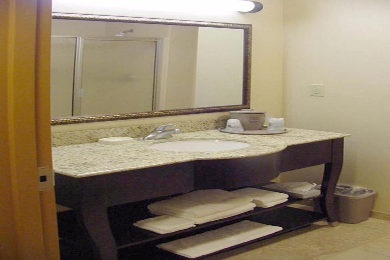 Hampton Inn&Suites Fredericksburg Buitenkant foto